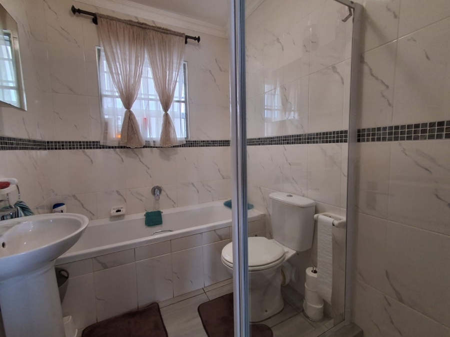 3 Bedroom Property for Sale in Nahoon Valley Park Eastern Cape